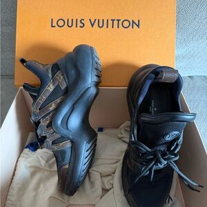 Louis Vuitton Women’s  Black and Brown Sneakers